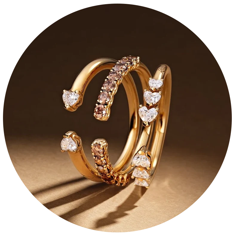 Anelli in oro con diamanti taglio a cuore