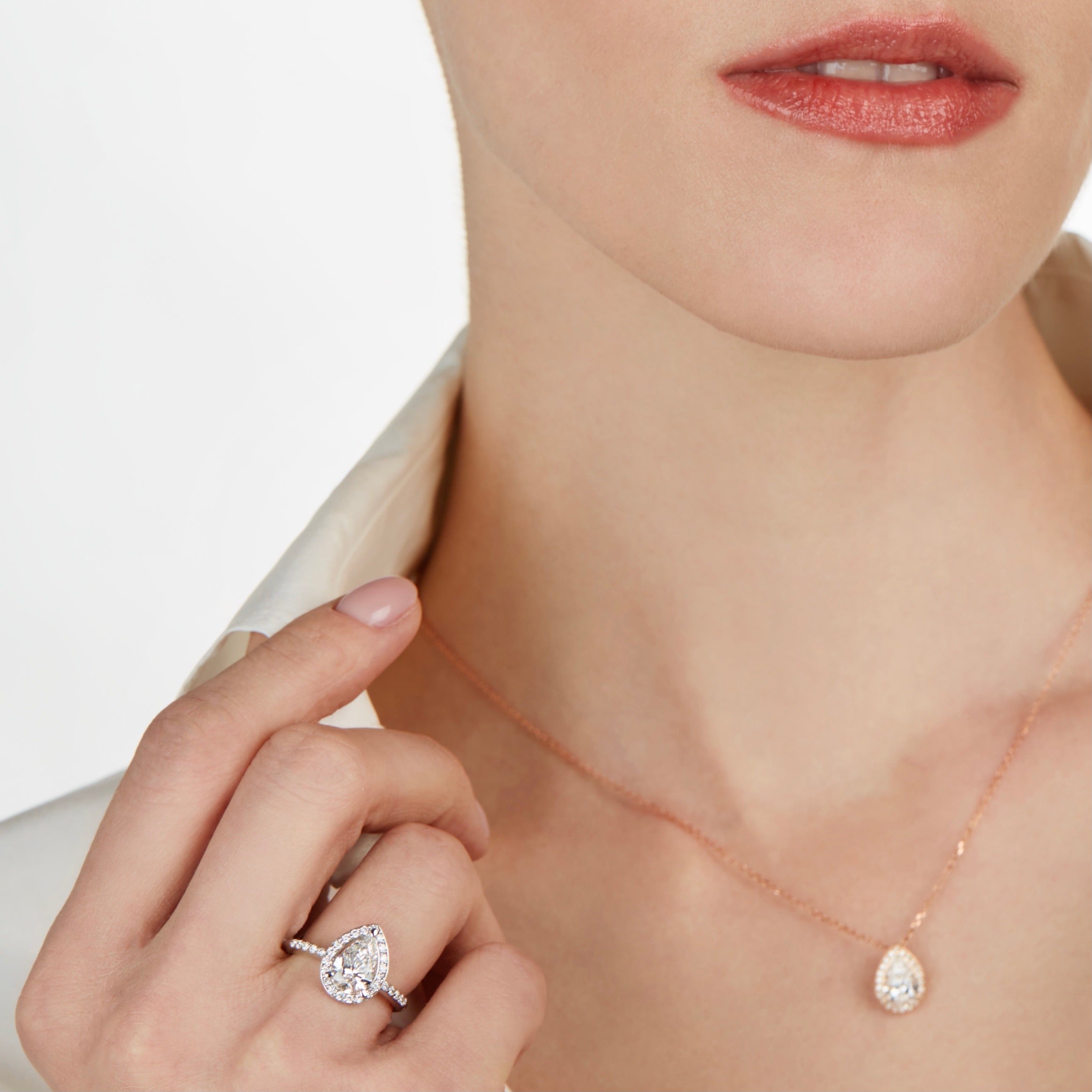 Anello Aurora AMA Taglio Goccia in oro rosa e diamanti lab