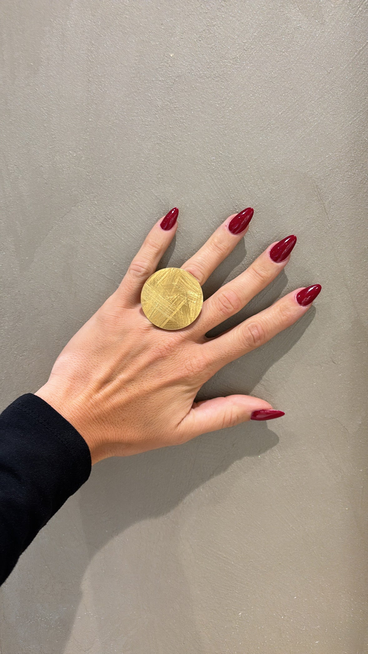 Anello Diva in argento 925 con finitura Scratch oro collezione Piper