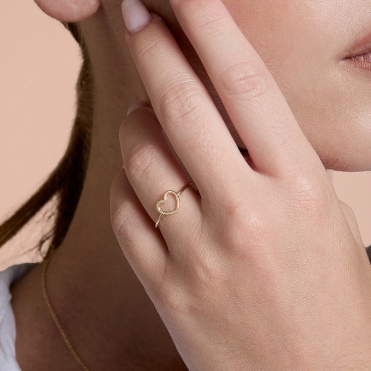 Anello Ginger in oro 9kt con simbolo cuore in filo