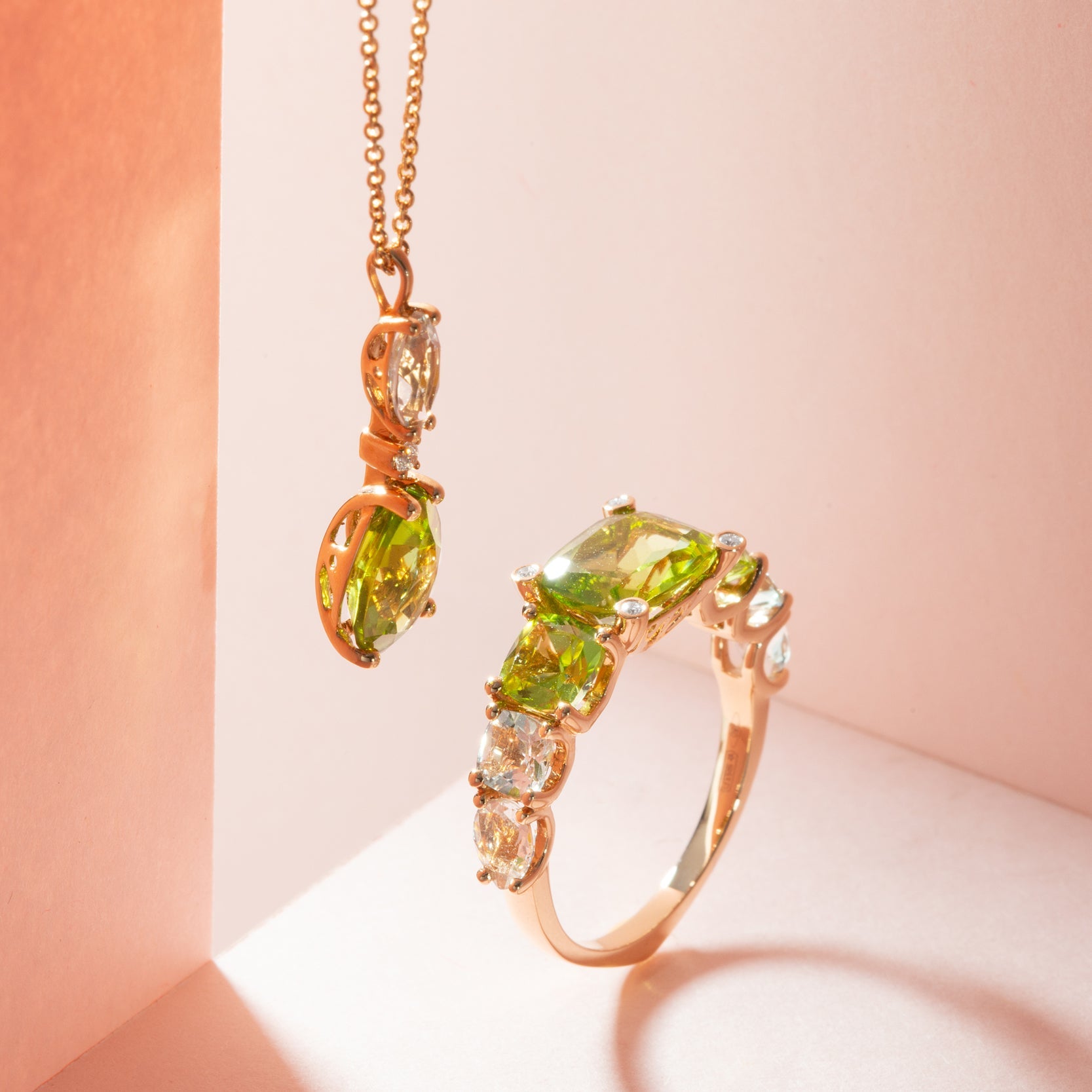 Collana Iris Ponte Vecchio Gioielli con pendente peridoto e ametista verde