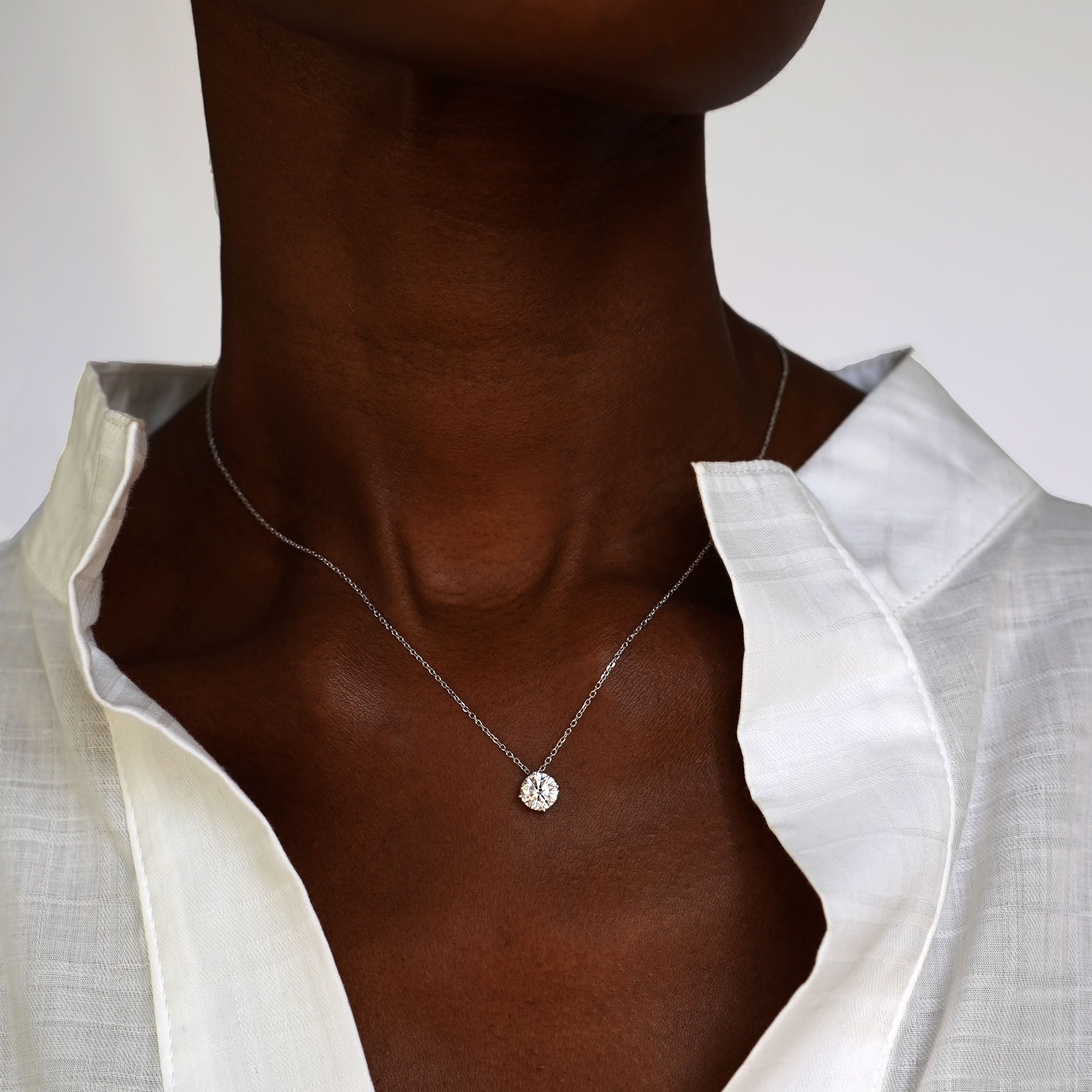 Collana Punto Luce AMA in oro bianco e diamante lab