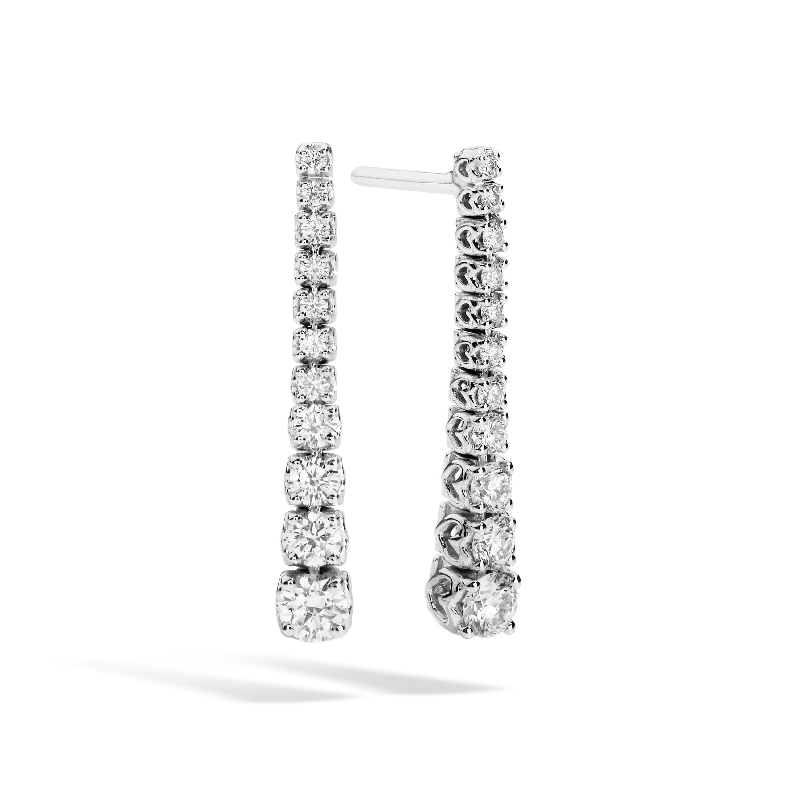 Orecchini pendenti Recarlo Anniversary in oro bianco 18 kt e diamanti degradé