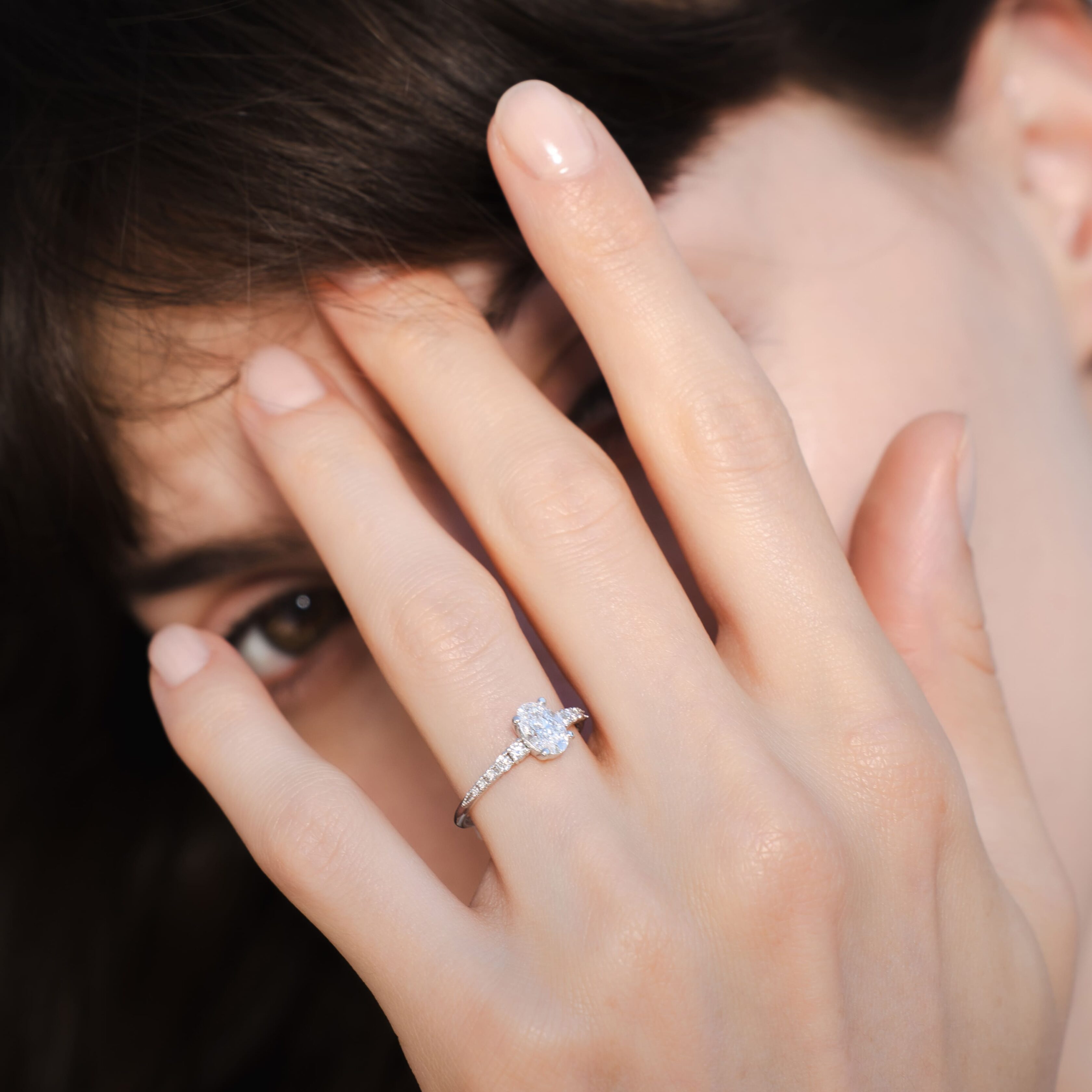 Solitario AMA Resiliente in oro bianco e diamante lab